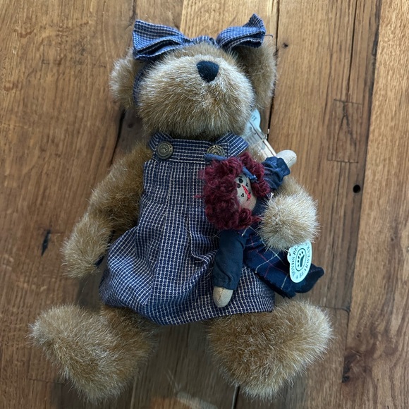 Boyds Bears 91009 Sally Quignappel with Annie Rag Doll - Picture 2 of 11